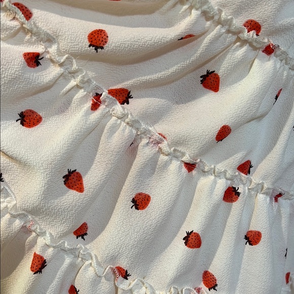 B. Smart White Midi Sundress Ruffled Tiered Sleeveless strawberry dress - Picture 4 of 5